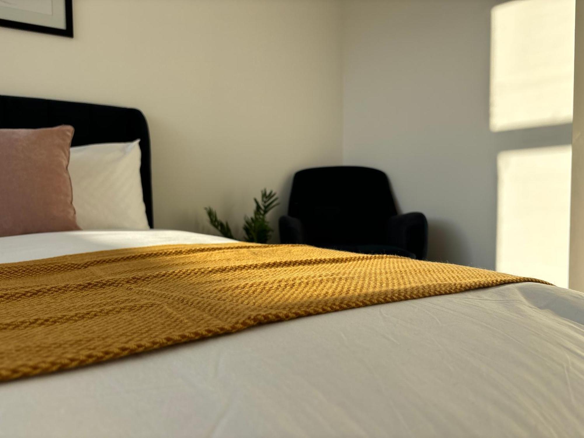 Manchester Apt, Free Parking, Business, Couples & Families 外观 照片