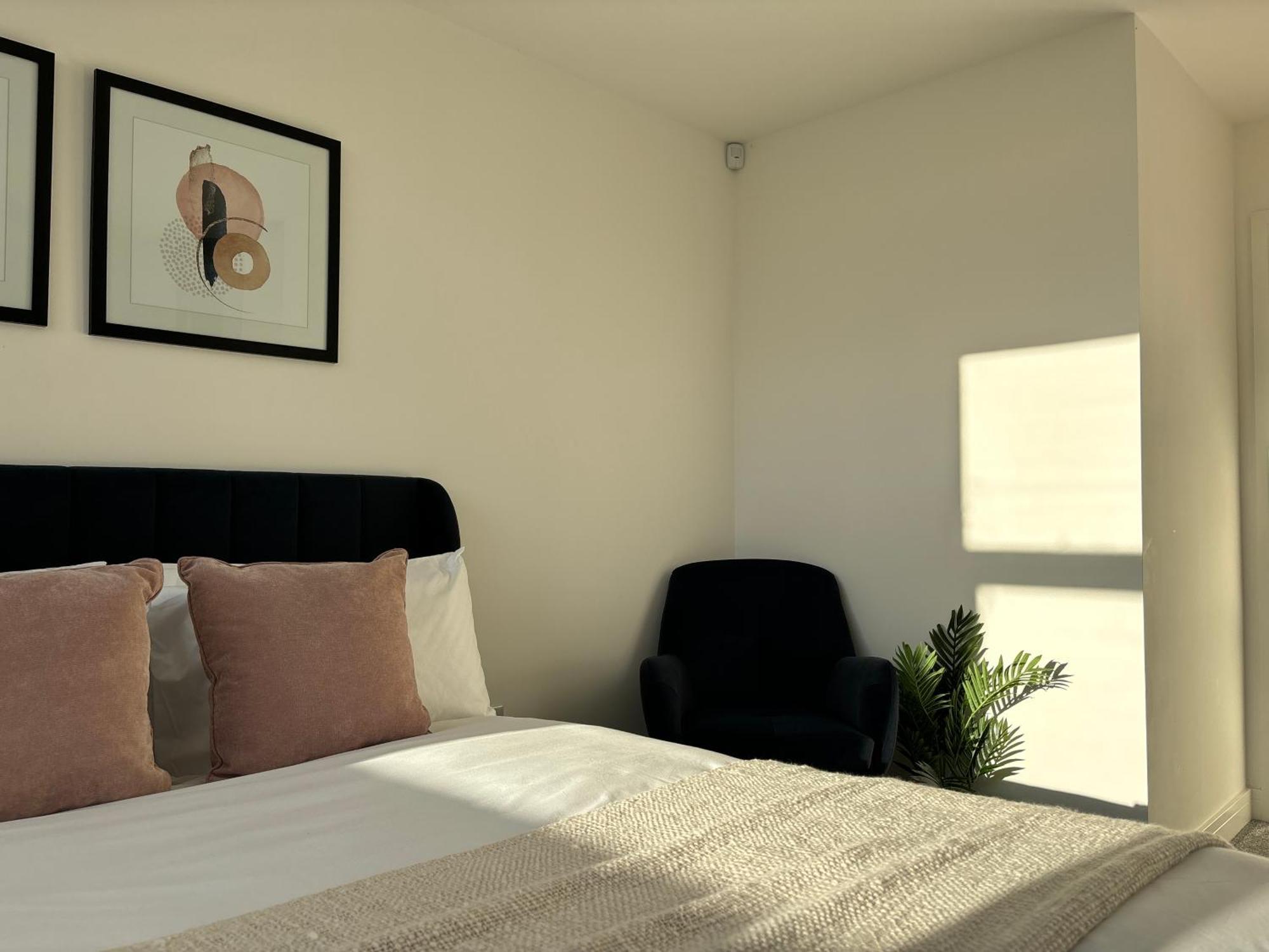 Manchester Apt, Free Parking, Business, Couples & Families 外观 照片