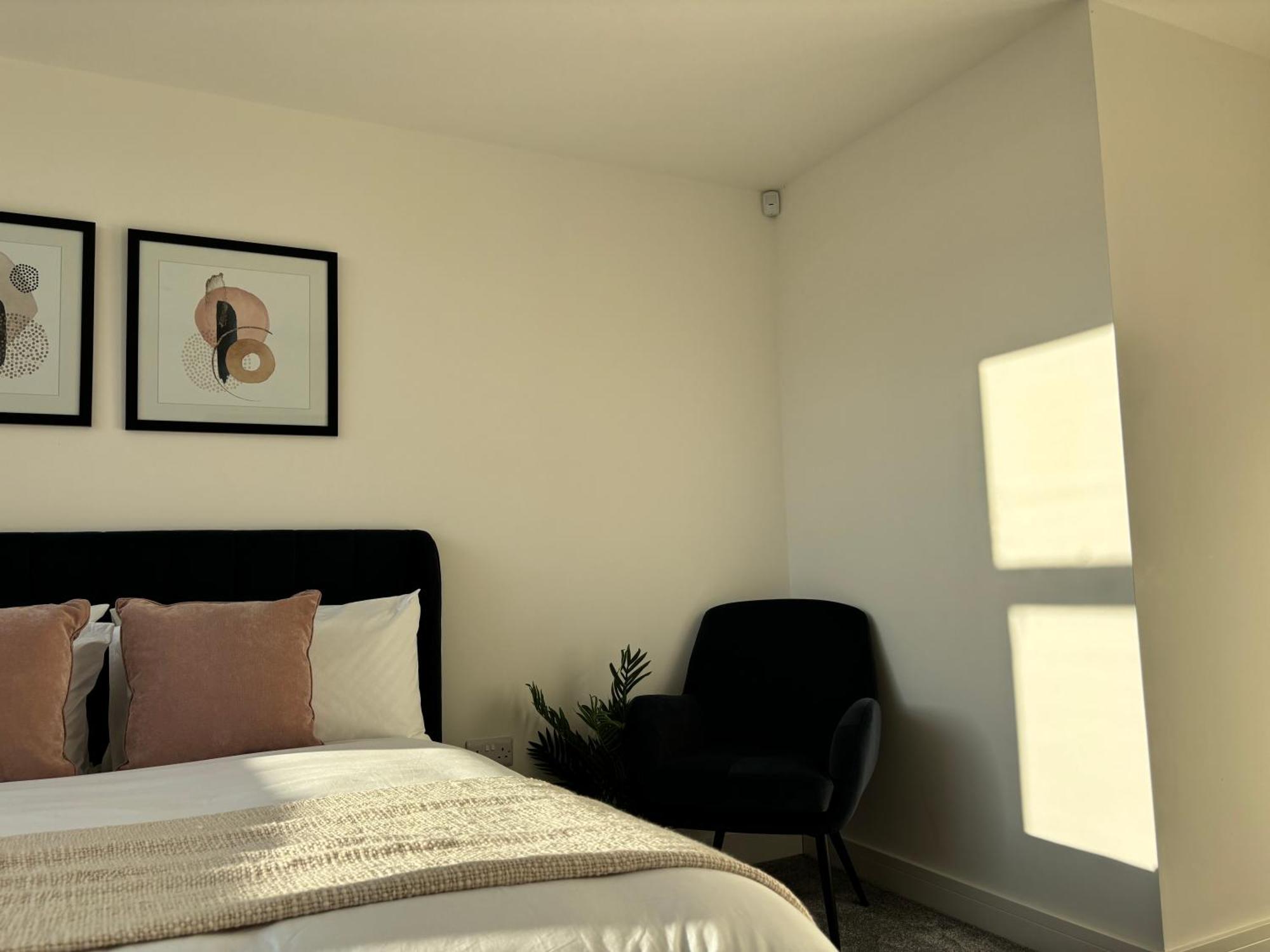 Manchester Apt, Free Parking, Business, Couples & Families 外观 照片