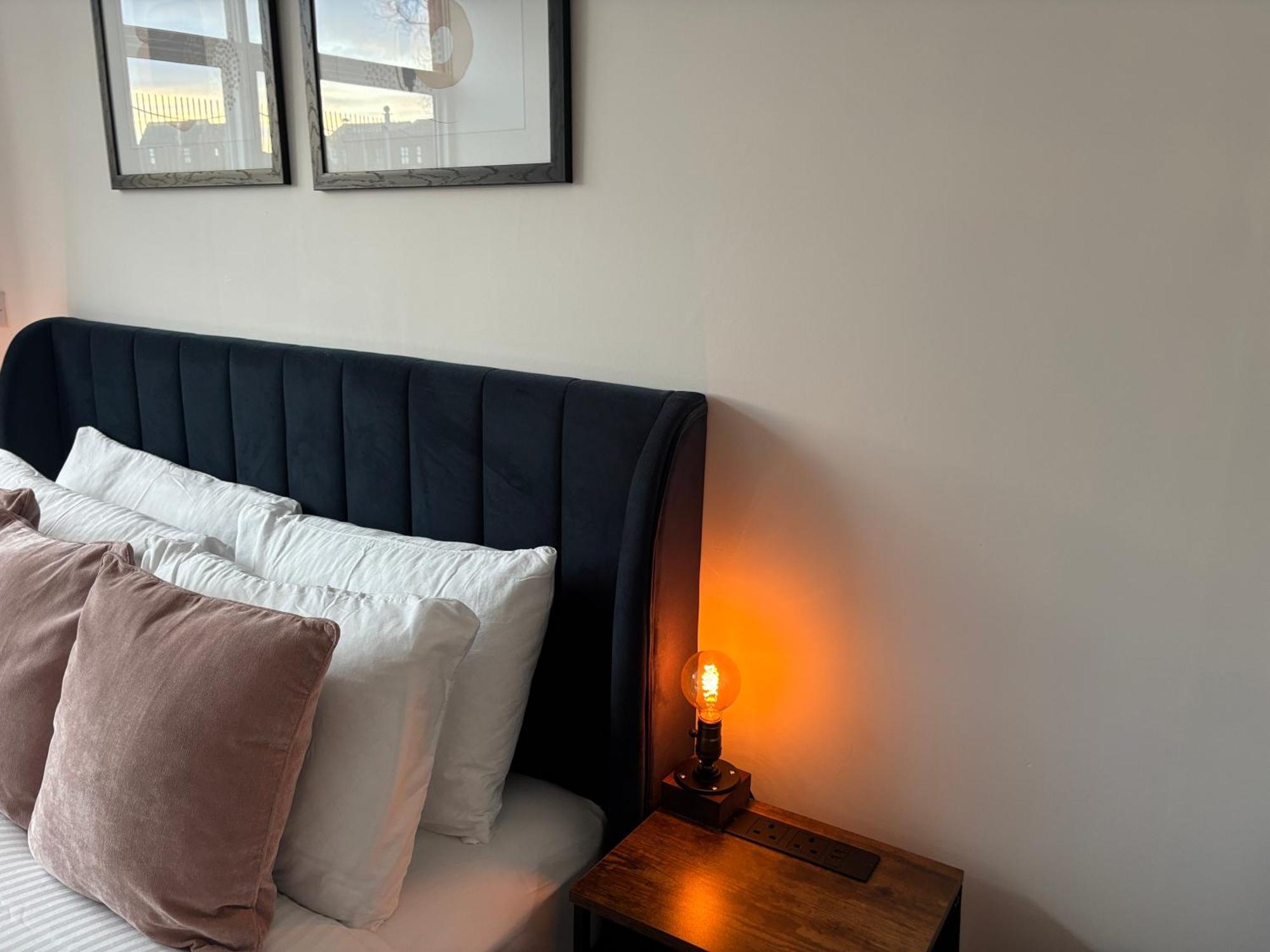 Manchester Apt, Free Parking, Business, Couples & Families 外观 照片